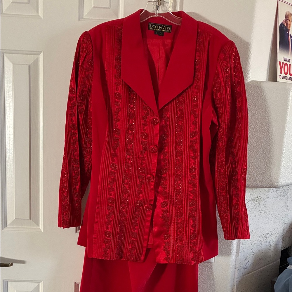 Donna Vinci Couture Women's Elegant Red Suit set
